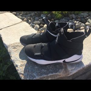 Nike LeBron Soldier 11 Basketball Shoes